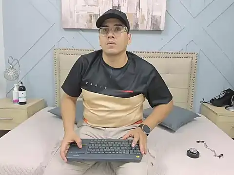 Vale n Matt online show from 09/21/25, 03:41