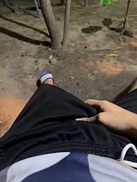 Snapshot of Erick-90 chatting on 10/14/25, 01:50 Erick-90 online show from 10/14/25, 01:50