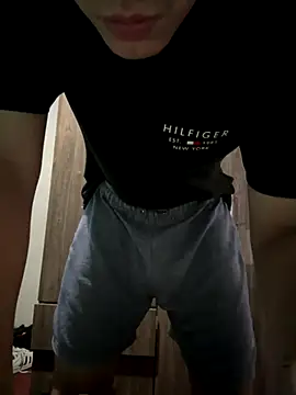 Snapshot of Erick-90 chatting on 10/23/25, 04:34 Erick-90 online show from 10/23/25, 04:34