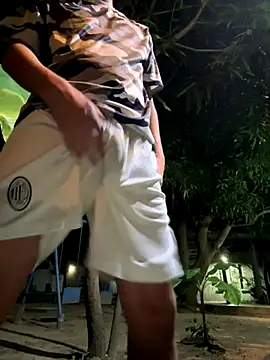 Snapshot of Erick-90 chatting on 11/08/25, 04:45 Erick-90 online show from 11/08/25, 04:45