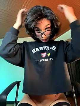 Snapshot of sue___0 chatting on 10/29/25, 03:20 sue 0 online show from 10/29/25, 03:20