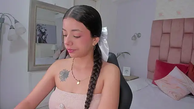 Snapshot of coraltaylor chatting on 10/13/25, 01:00 coraltaylor online show from 10/13/25, 01:00