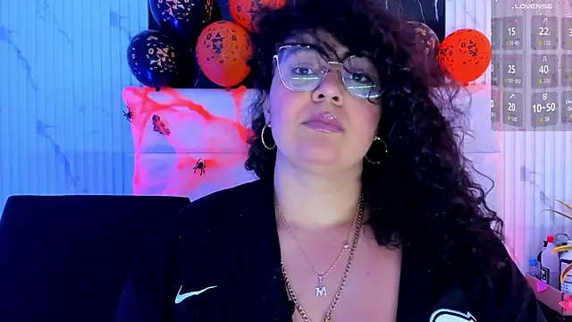 Reginavegaa online show from 10/30/25, 11:44