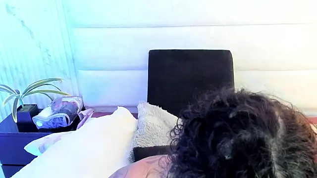 Reginavegaa online show from 12/03/25, 11:41