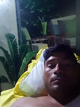 Snapshot of Diogo100 chatting on 10/21/25, 02:45 Diogo100 online show from 10/21/25, 02:45