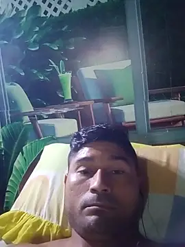 Snapshot of Diogo100 chatting on 10/27/25, 03:43 Diogo100 online show from 10/27/25, 03:43