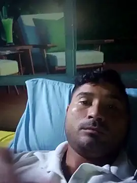 Snapshot of Diogo100 chatting on 11/02/25, 04:37 Diogo100 online show from 11/02/25, 04:37