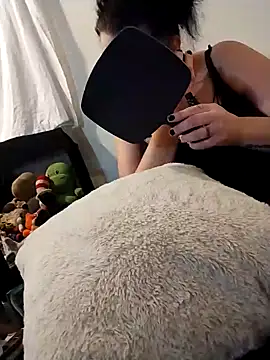 esadmisfit1 online show from 01/28/25, 10:23