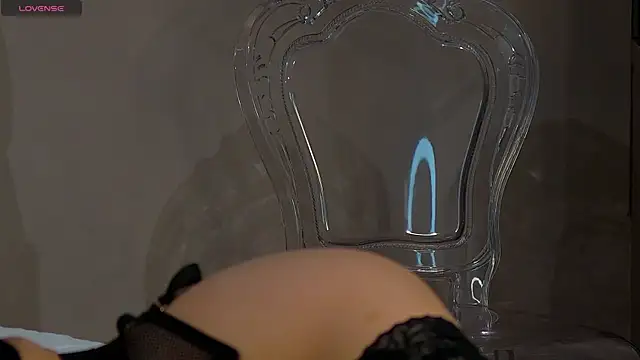 KateReevah online show from 01/11/25, 02:20