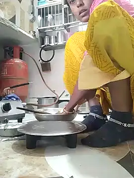 Snapshot of savixxx chatting on 12/02/24, 02:53 savixxx online show from 12/02/24, 02:53