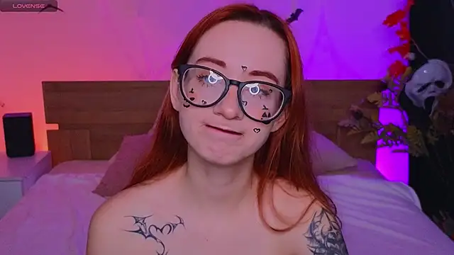 Dark Lola  online show from 10/19/25, 11:27