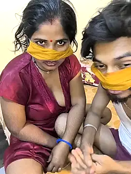 Snapshot of Indian_Lust_Couple chatting on 12/01/24, 10:10 Indian Lust Couple online show from 12/01/24, 10:10