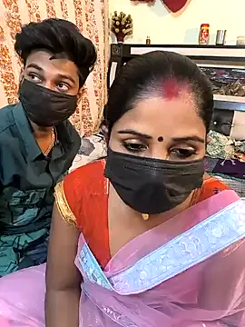 Snapshot of Indian_Lust_Couple chatting on 12/30/24, 06:49 Indian Lust Couple online show from 12/30/24, 06:49