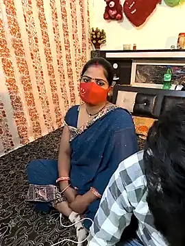 Snapshot of Indian_Lust_Couple chatting on 01/04/25, 06:40 Indian Lust Couple online show from 01/04/25, 06:40