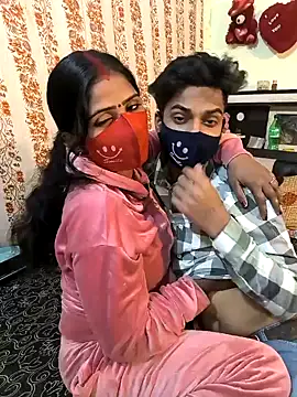 Snapshot of Indian_Lust_Couple chatting on 01/05/25, 07:28 Indian Lust Couple online show from 01/05/25, 07:28