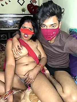 Snapshot of Indian_Lust_Couple chatting on 02/27/25, 12:21 Indian Lust Couple online show from 02/27/25, 12:21