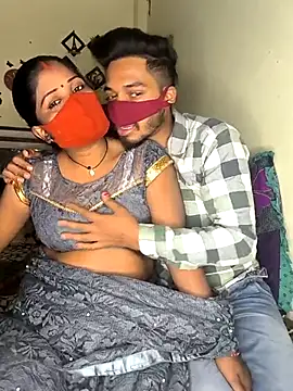 Snapshot of Indian_Lust_Couple chatting on 03/07/25, 06:00 Indian Lust Couple online show from 03/07/25, 06:00