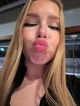 mur girl online show from 12/03/24, 01:54
