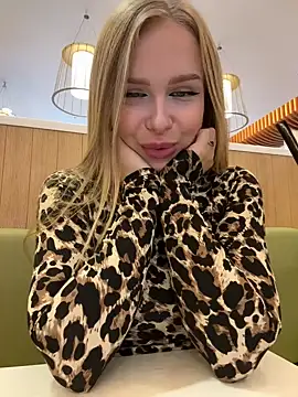 mur girl online show from 12/30/24, 09:37