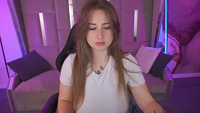 Snapshot of GentleAdellee chatting on 11/23/25, 01:22 GentleAdellee online show from 11/23/25, 01:22