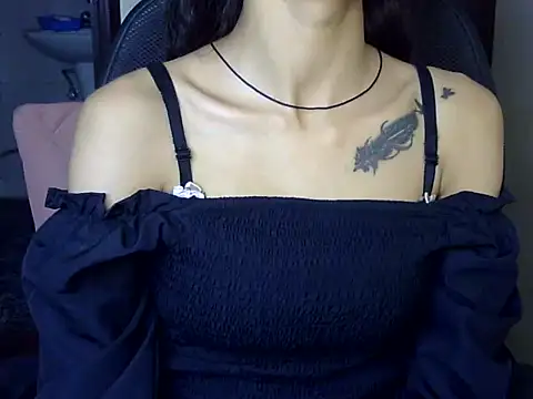 MAAYRA 09 online show from 01/11/25, 05:40