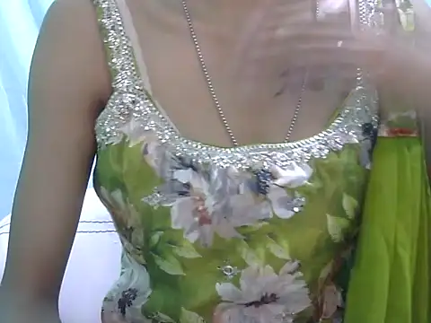 MAAYRA 09 online show from 06/23/26, 12:36