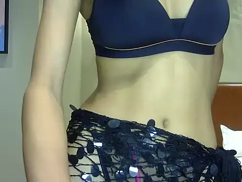 MAAYRA 09 online show from 06/25/26, 01:48