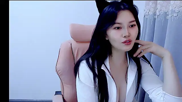 Little-sweet online show from 10/19/25, 01:28