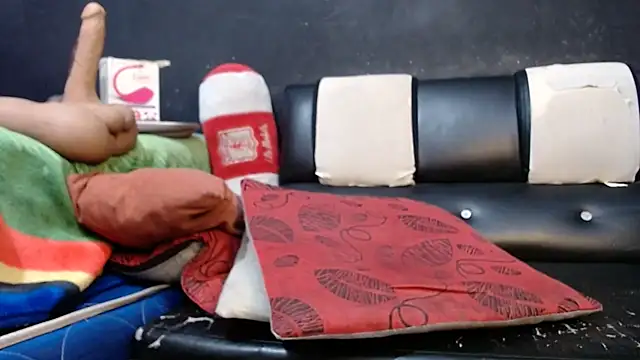 Snapshot of ethasteban27 chatting on 10/07/25, 10:18 ethasteban27 online show from 10/07/25, 10:18