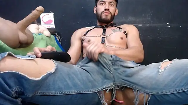 Snapshot of ethasteban27 chatting on 10/17/25, 10:18 ethasteban27 online show from 10/17/25, 10:18