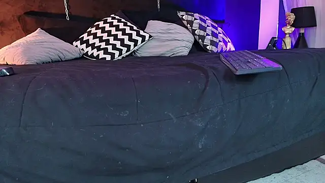 Snapshot of Aylen_darkmoor chatting on 10/18/25, 07:58 Aylen darkmoor online show from 10/18/25, 07:58