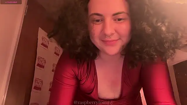 Snapshot of RaspberryTommyFTM chatting on 10/01/25, 03:56 RaspberryTommyFTM online show from 10/01/25, 03:56