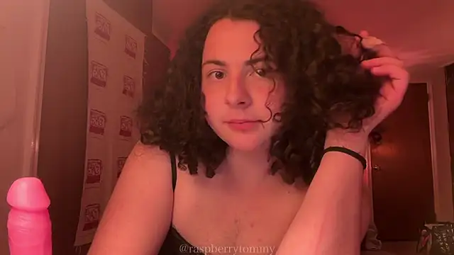 Snapshot of RaspberryTommyFTM chatting on 10/29/25, 02:58 RaspberryTommyFTM online show from 10/29/25, 02:58