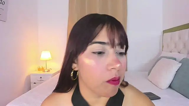 Snapshot of SofiaBosch chatting on 11/26/25, 02:12 SofiaBosch online show from 11/26/25, 02:12