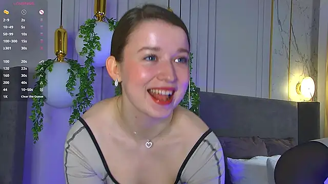 Snapshot of MichelleHaynes chatting on 02/28/25, 03:15 MichelleHaynes online show from 02/28/25, 03:15