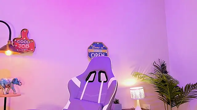 lupeebony online show from 01/21/25, 10:30