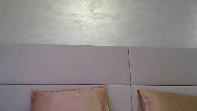 MiaRie online show from 09/28/25, 04:29