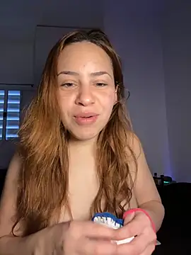 Snapshot of AgnesCampp chatting on 09/18/25, 07:05 AgnesCampp online show from 09/18/25, 07:05