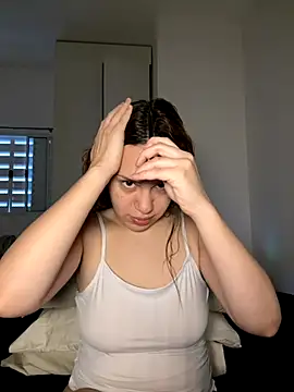 Snapshot of AgnesCampp chatting on 09/19/25, 05:46 AgnesCampp online show from 09/19/25, 05:46