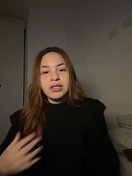 Snapshot of AgnesCampp chatting on 09/26/25, 12:14 AgnesCampp online show from 09/26/25, 12:14