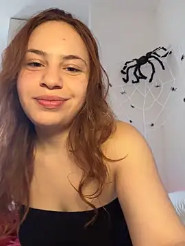 Snapshot of AgnesCampp chatting on 10/17/25, 06:54 AgnesCampp online show from 10/17/25, 06:54