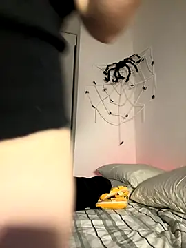 Snapshot of AgnesCampp chatting on 10/22/25, 07:13 AgnesCampp online show from 10/22/25, 07:13