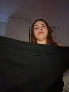 Snapshot of AgnesCampp chatting on 10/23/25, 02:38 AgnesCampp online show from 10/23/25, 02:38