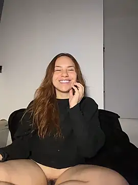 Snapshot of AgnesCampp chatting on 10/31/25, 10:11 AgnesCampp online show from 10/31/25, 10:11