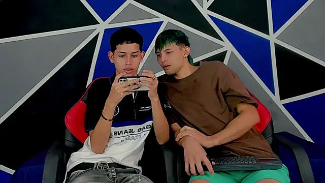 migueyalejo teens online show from 01/10/25, 07:21