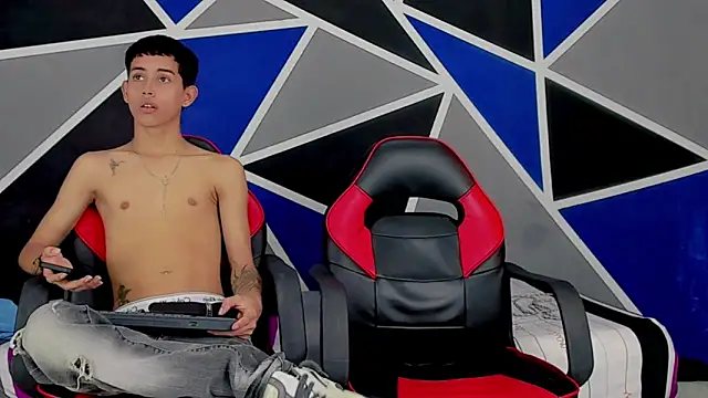 migueyalejo teens online show from 01/30/25, 03:55