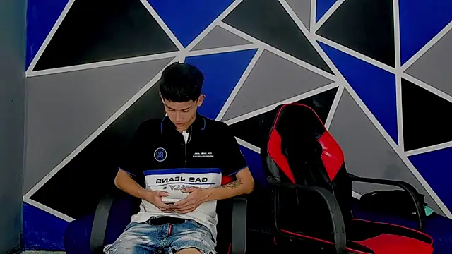 migueyalejo teens online show from 03/12/25, 02:41