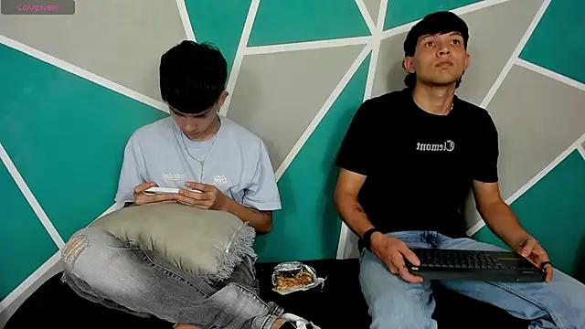 migueyalejo teens online show from 09/27/25, 03:00