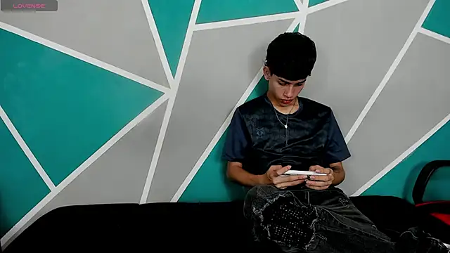 migueyalejo teens online show from 10/02/25, 03:24