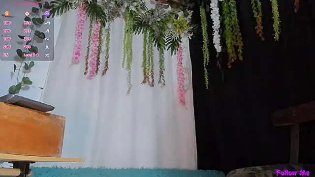 Snapshot of vane63 chatting on 10/23/25, 10:19 vane63 online show from 10/23/25, 10:19